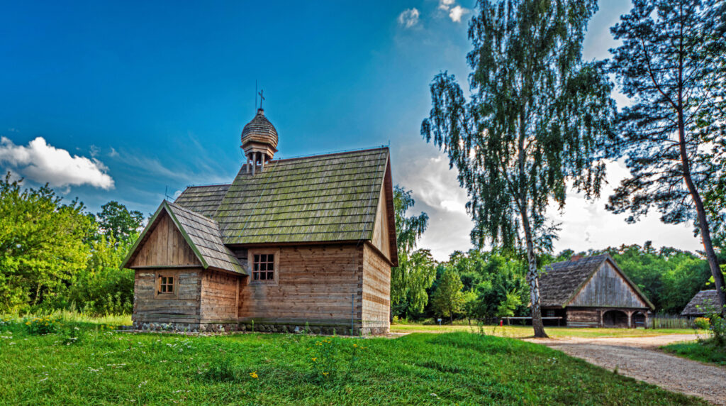 Kościół - Kujawsko-Dobrzyński Park Etnograficzny w Kłóbce