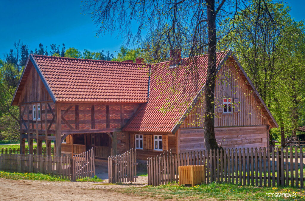 Chałupa ze wsi Królewo - Muzeum Budownictwa Ludowego w Olsztynku