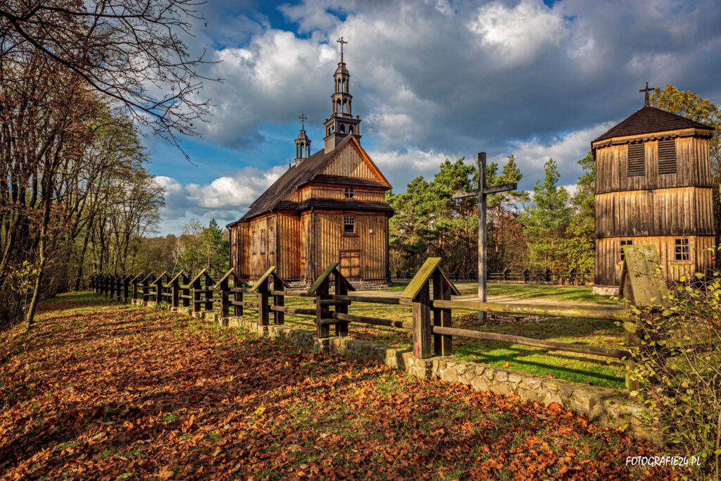 Kościół i dzwonnica z Drążdżewa - Muzeum wsi mazowieckiej w Sierpcu