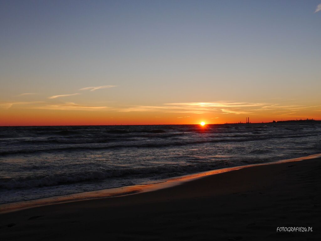 Wschód słońca na jelitkowskiej plaży