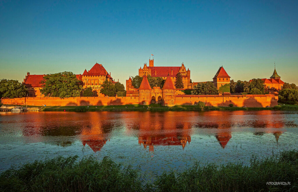 Zamek Krzyżacki w Malborku - W promieniach zachodzacego słońca